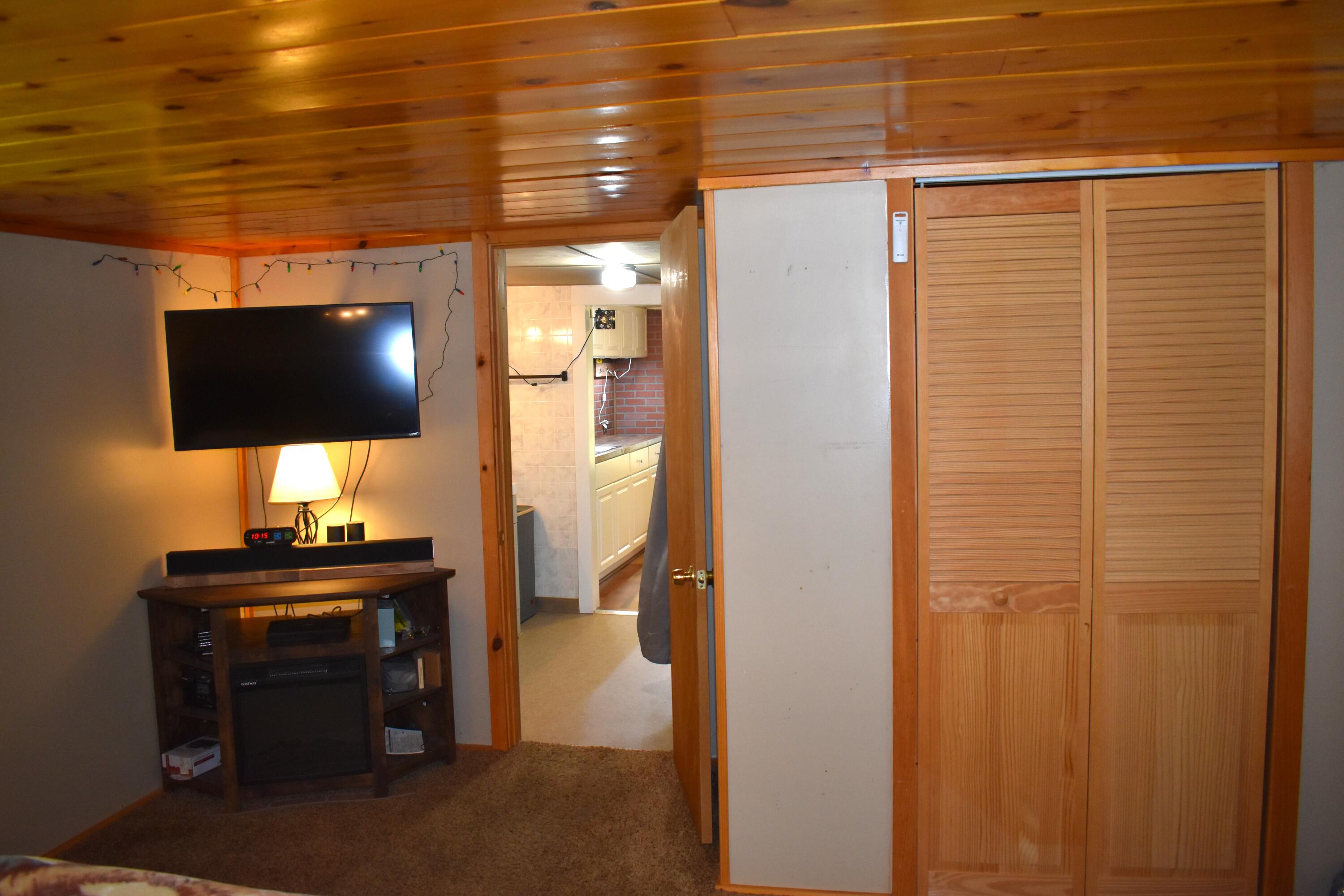 140 Station Road Lincoln, ME 04457 - Photo 23 of 45 DSC_0093