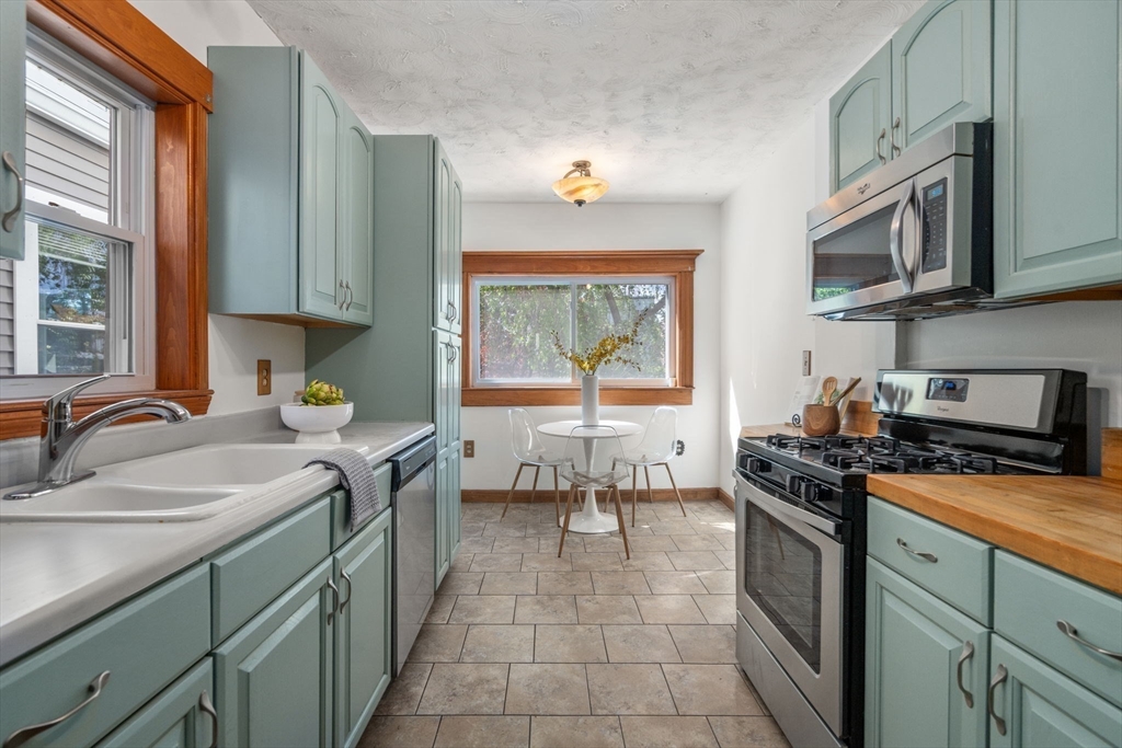 35 Berkeley Street Watertown, MA 02472 - Photo 3 of 19 Gallery Image 3