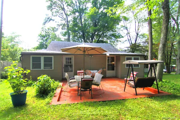 $98,000 | 3155 Lexington Avenue, Unit 18AB, Mohegan Lake, NY 10547