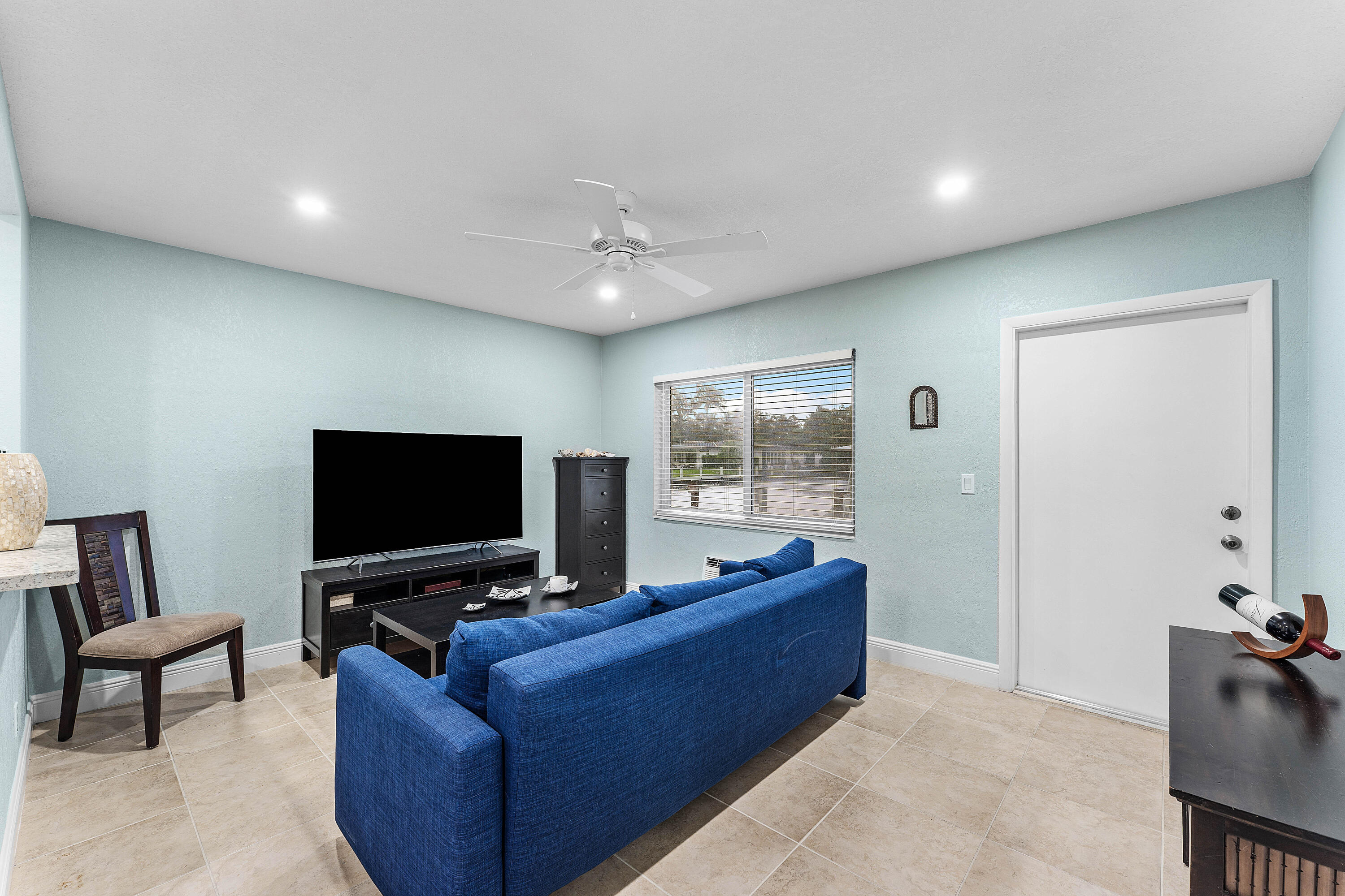 301 East McNab Road, Unit 113 Pompano Beach, FL 33060 - Photo 3 of 18 IMG_4696
