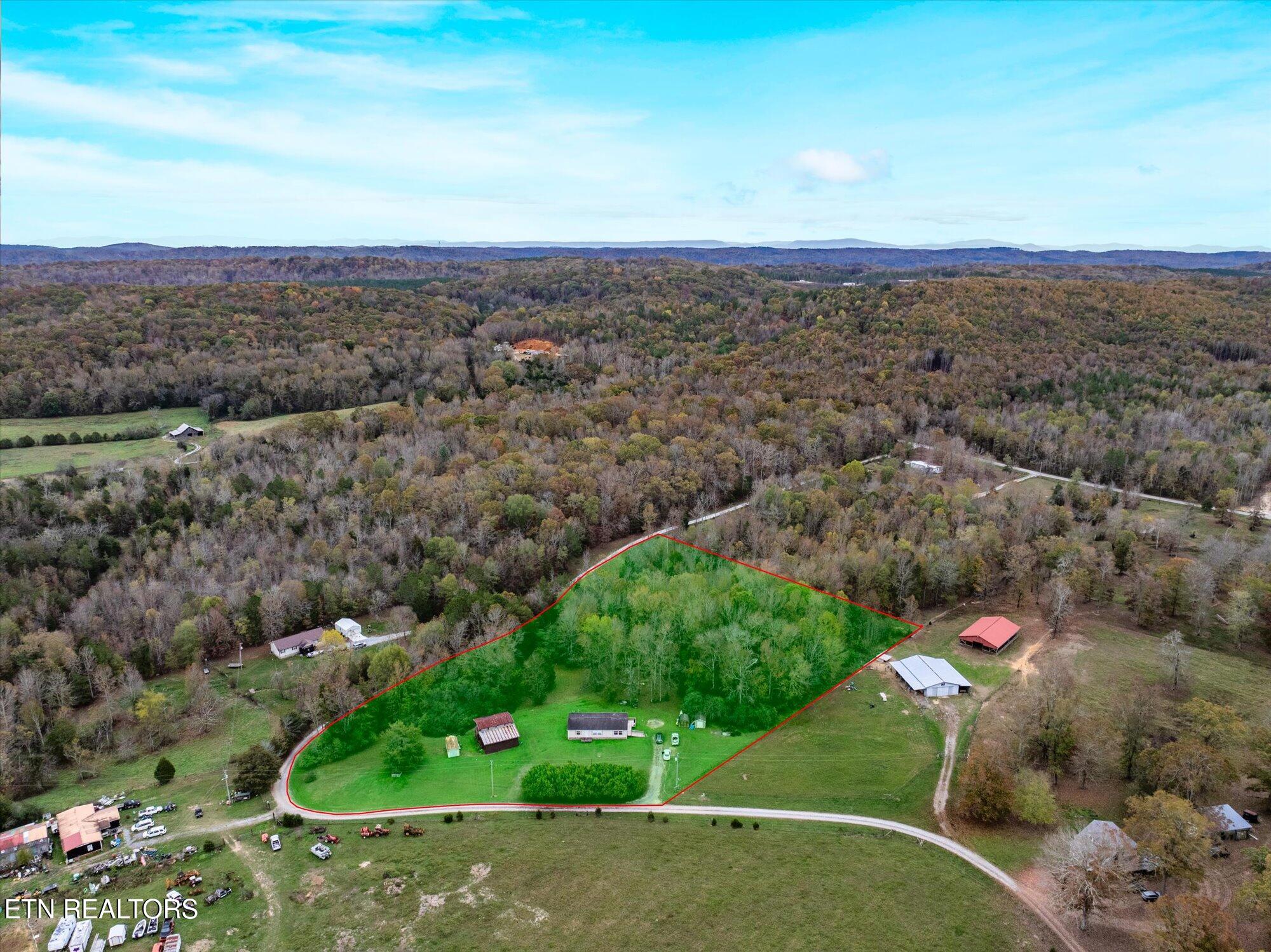 299 Hunter Is Lane Decatur, TN 37322 - Photo 5 of 29 1000028733