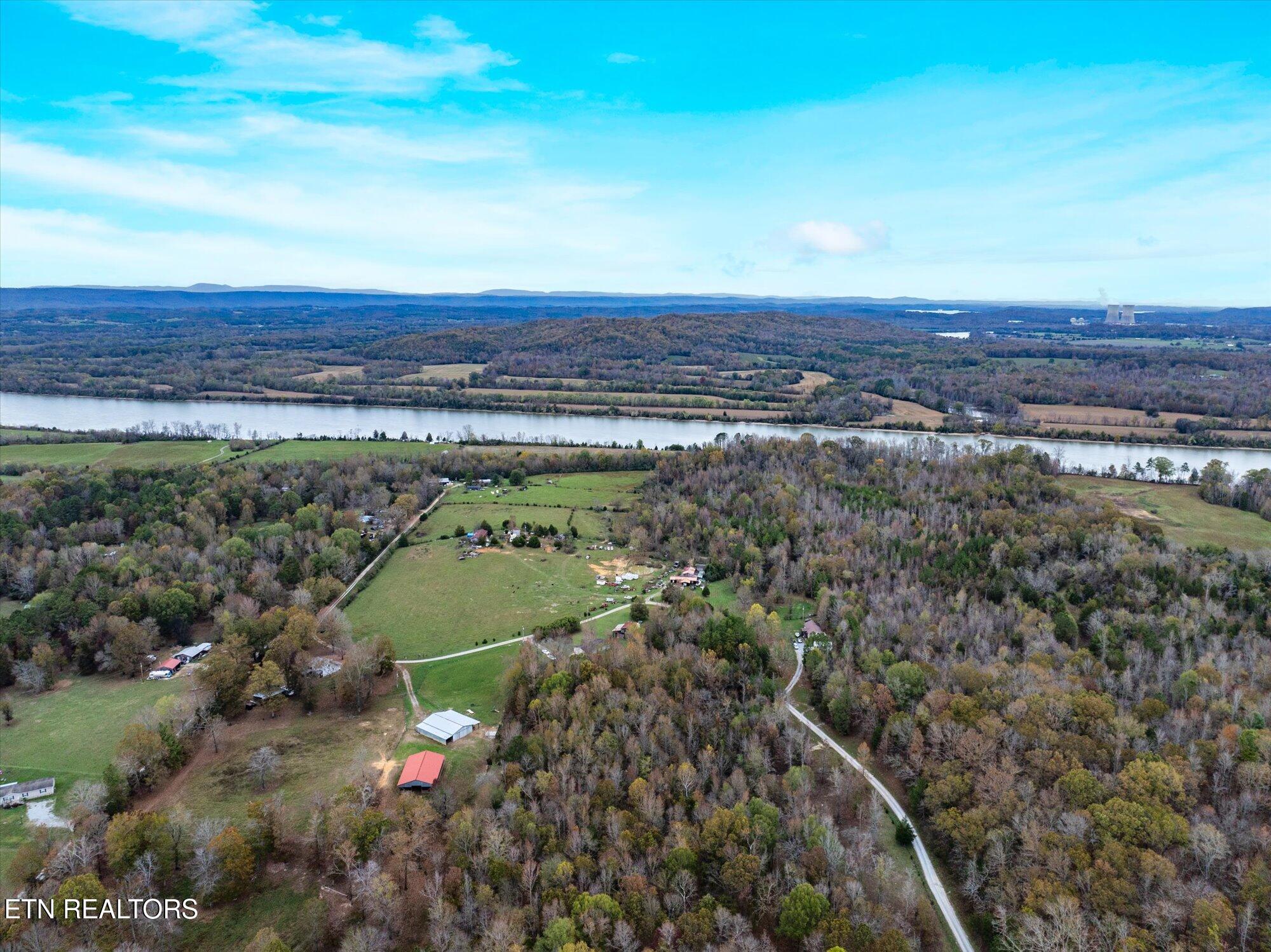 299 Hunter Is Lane Decatur, TN 37322 - Photo 9 of 29 1000028737