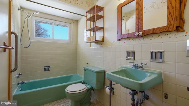 $300,000 | 3125 Merritt Parkway, Reading, PA 19608