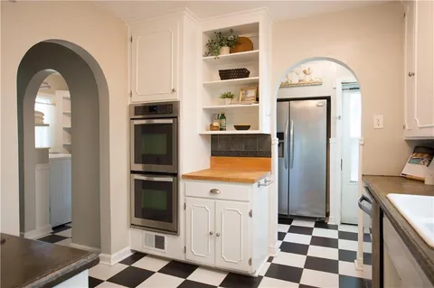 $430,000 | 600 East 72 Terrace, Kansas City, MO 64131