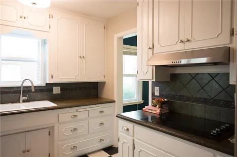 $430,000 | 600 East 72 Terrace, Kansas City, MO 64131