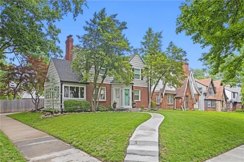 $430,000 | 600 East 72 Terrace, Kansas City, MO 64131