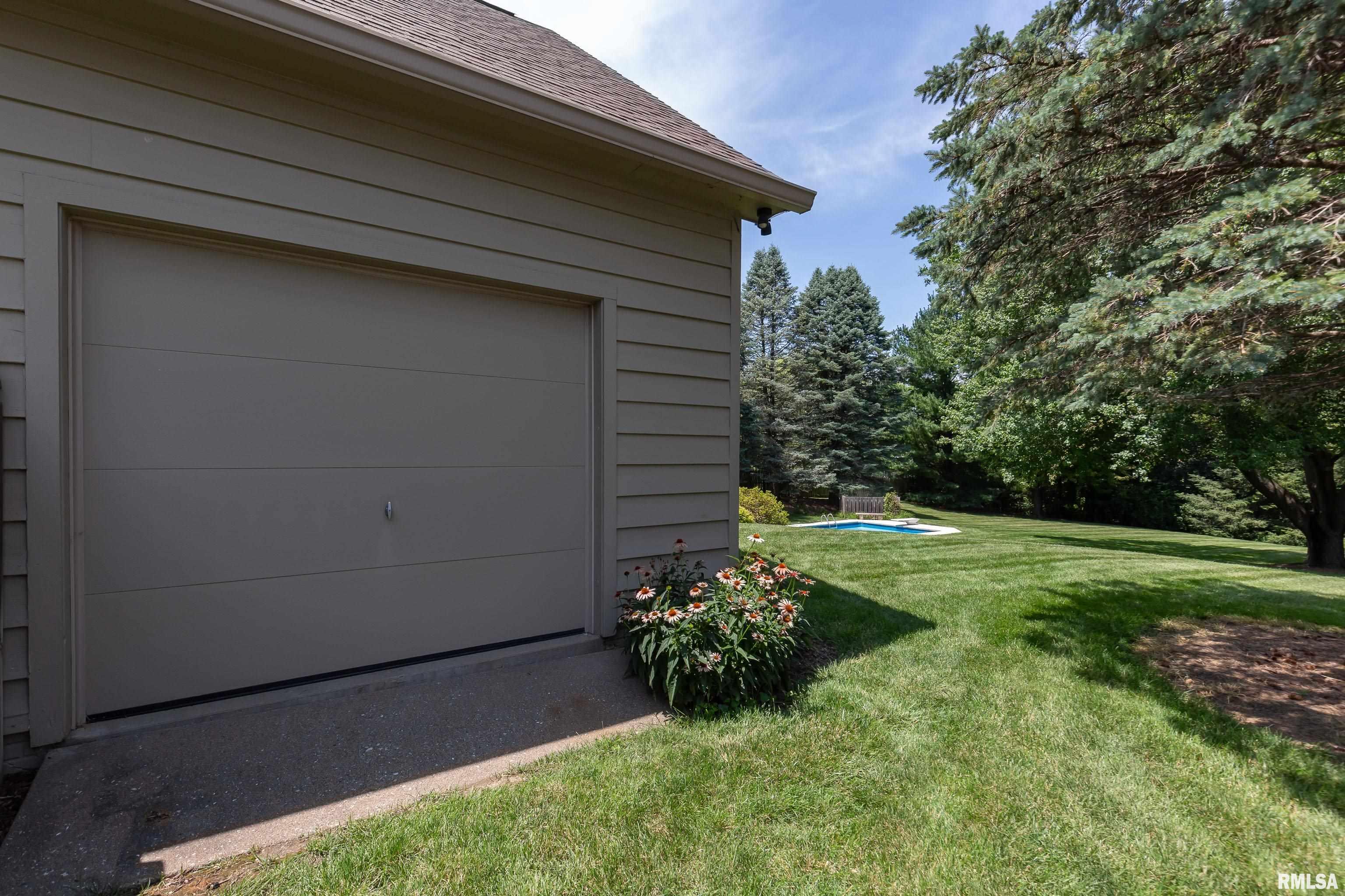 3165 Quail Ridge Road Bettendorf, IA 52722 - Photo 9 of 51 Gallery Image 9