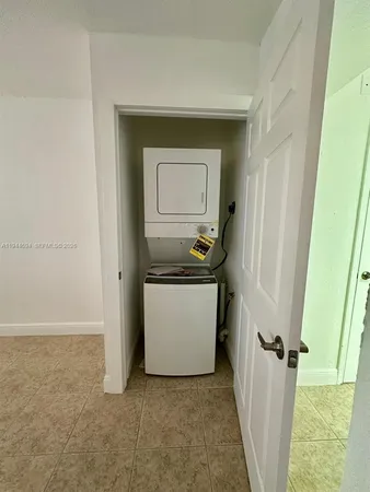 $3,000 | 984 West 40th Street, Unit 2, Hialeah, FL 33012