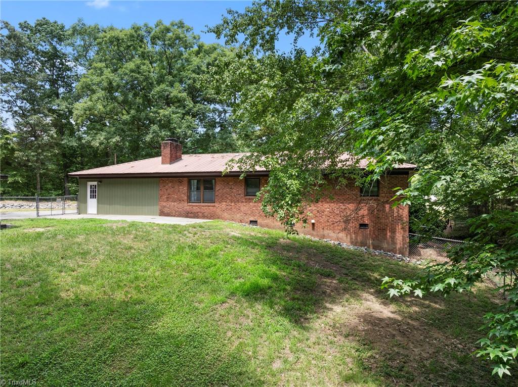 3622 Lower Lake Road Thomasville, NC 27360 - Photo 6 of 28