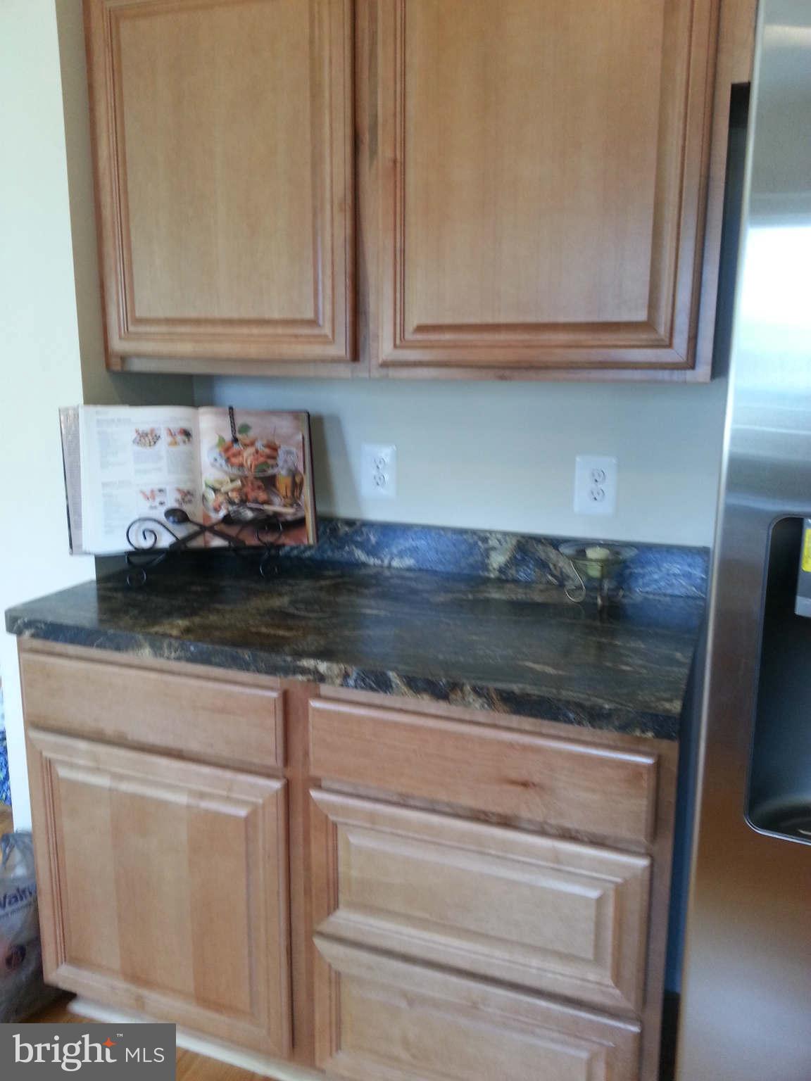 502 Blue Ridge Avenue Northeast Leesburg, VA 20176 - Photo 11 of 26 Kitchen