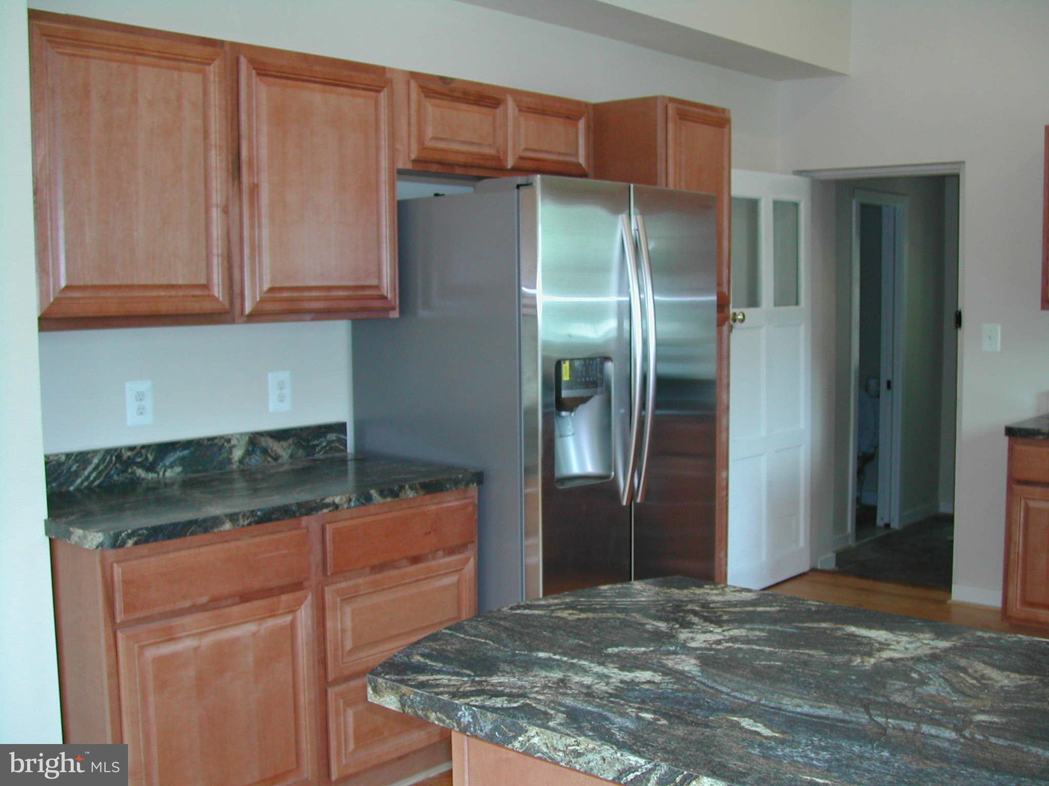 502 Blue Ridge Avenue Northeast Leesburg, VA 20176 - Photo 5 of 26 Kitchen