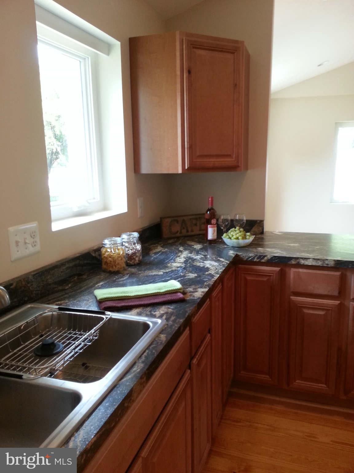 502 Blue Ridge Avenue Northeast Leesburg, VA 20176 - Photo 6 of 26 Kitchen