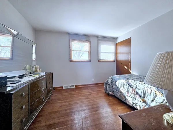 $440,000 | 357 North Pioneer Drive, Addison, IL 60101