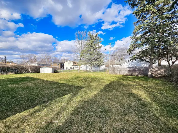 $440,000 | 357 North Pioneer Drive, Addison, IL 60101