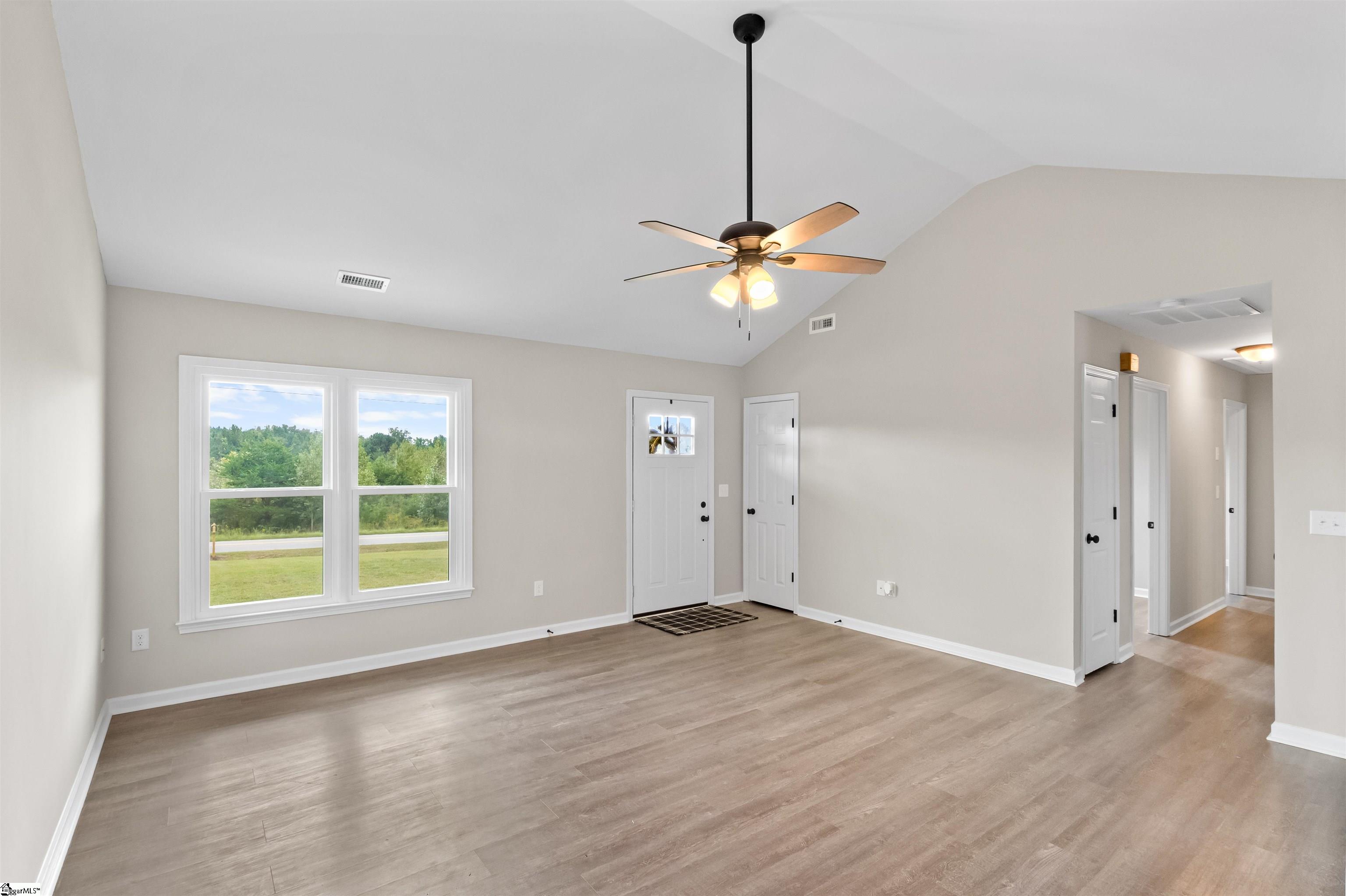 421 Brockman Road Greer, SC 29651 - Photo 4 of 35 Gallery Image 4