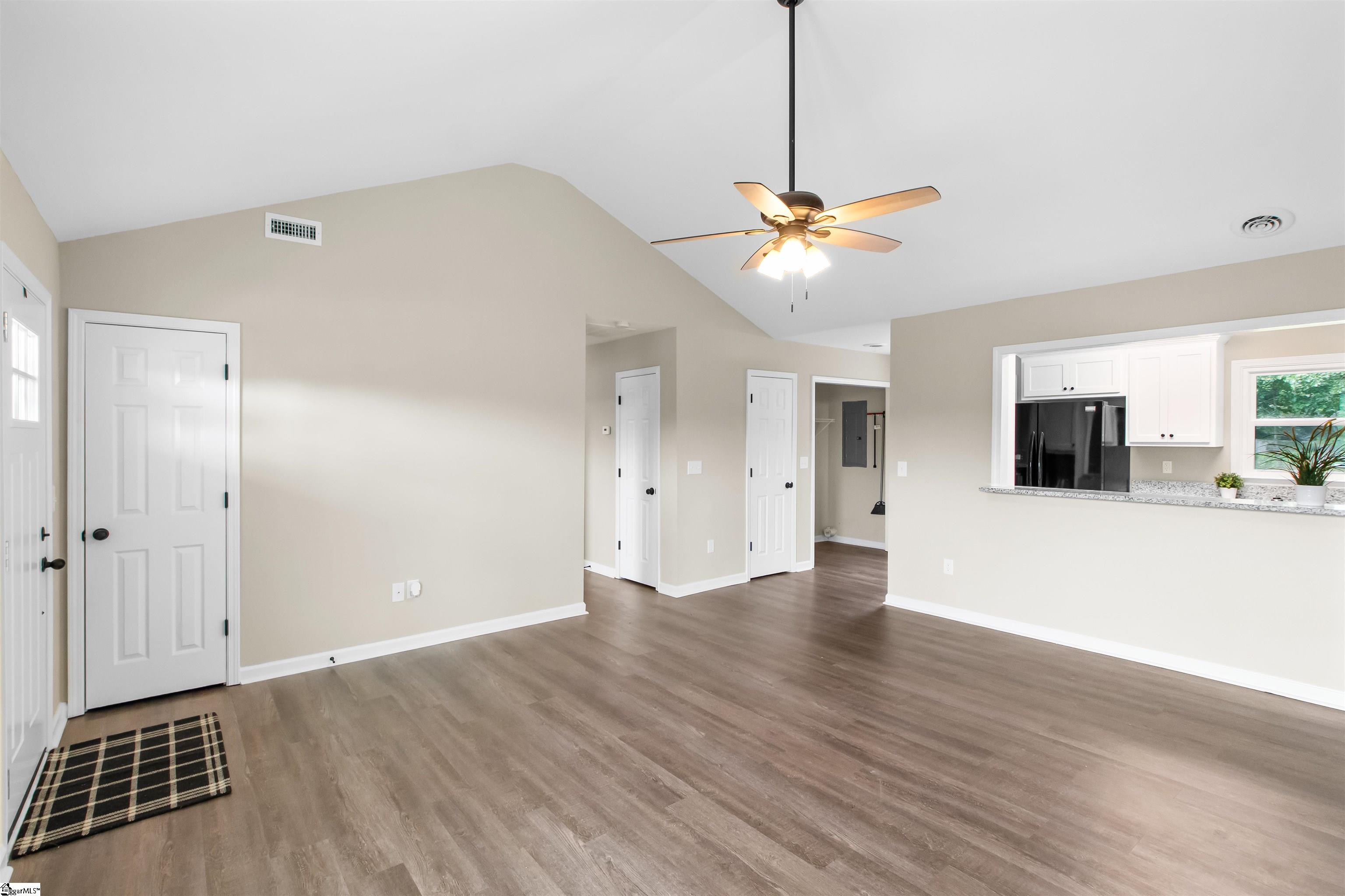 421 Brockman Road Greer, SC 29651 - Photo 6 of 35 Gallery Image 6