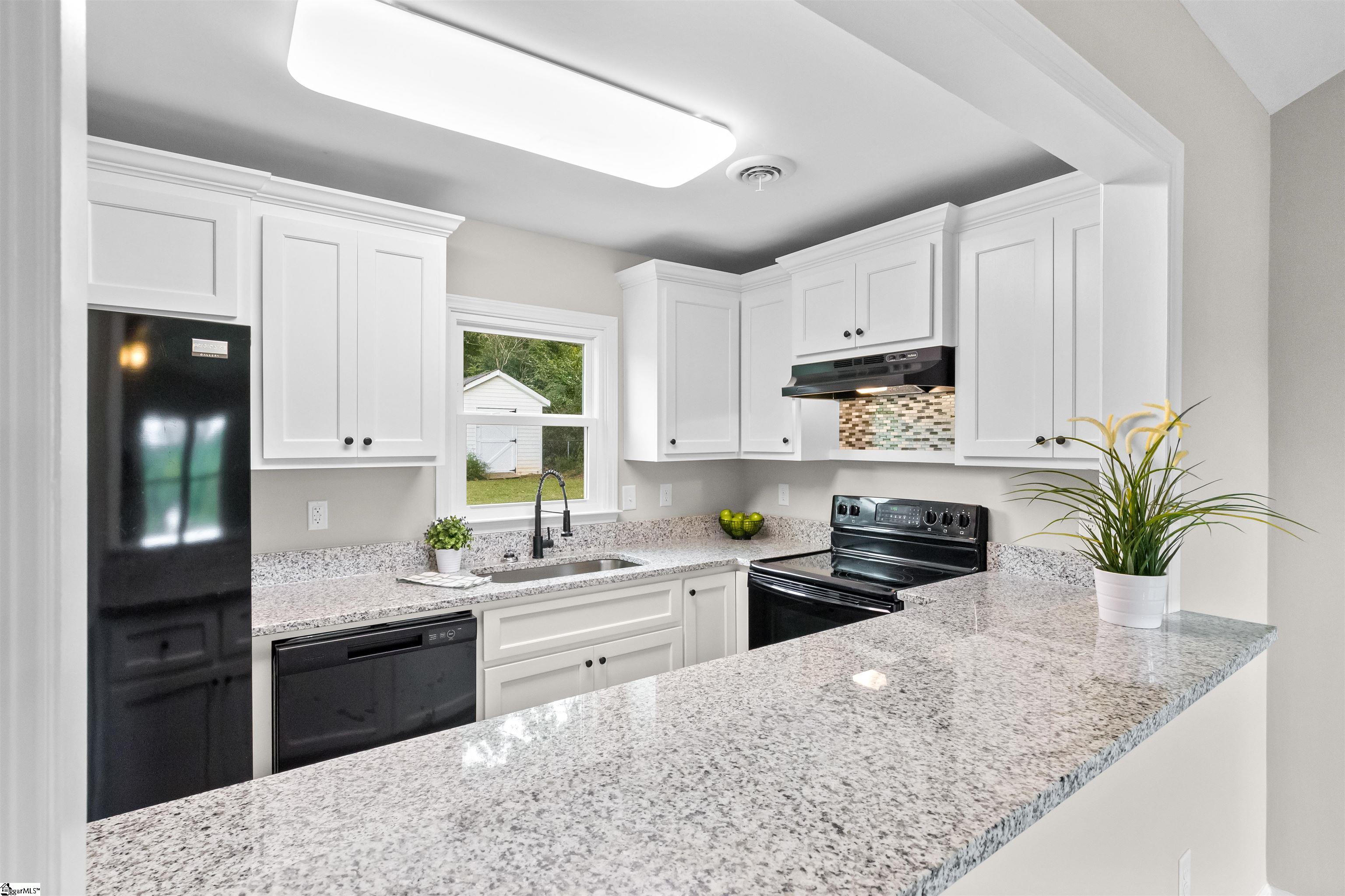 421 Brockman Road Greer, SC 29651 - Photo 9 of 35 Gallery Image 9