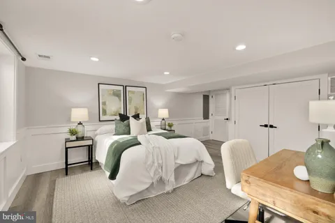 $699,900 | 2712 Fort Drive, Alexandria, VA 22303