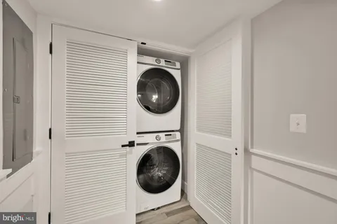 $699,900 | 2712 Fort Drive, Alexandria, VA 22303