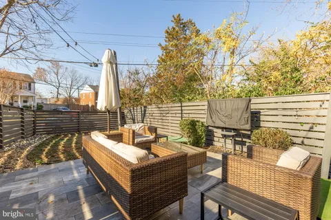 $699,900 | 2712 Fort Drive, Alexandria, VA 22303