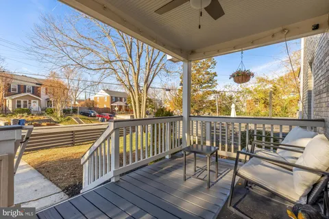 $699,900 | 2712 Fort Drive, Alexandria, VA 22303