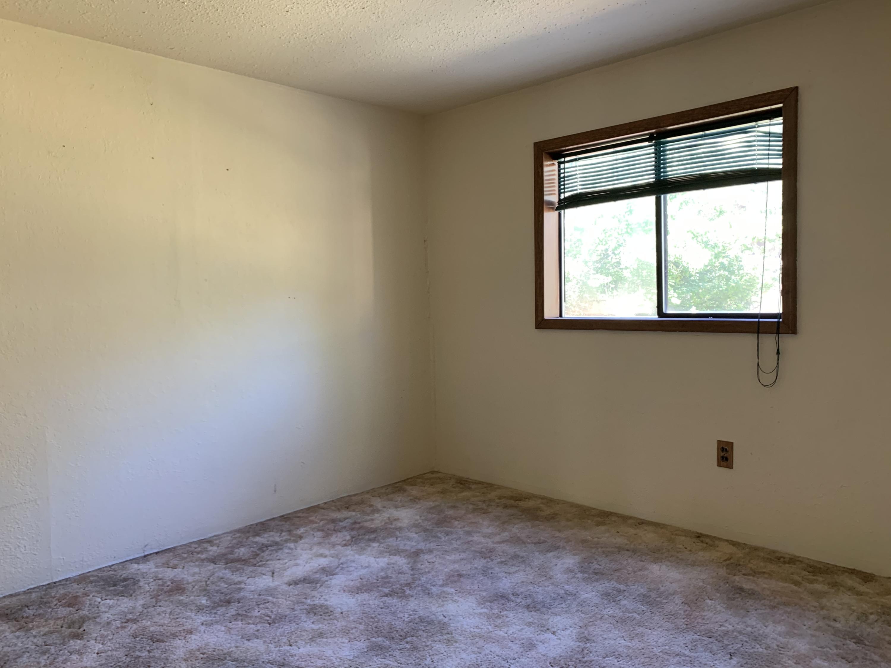 945 South Rimrock Road Prineville, OR 97754 - Photo 8 of 19 IMG_1670