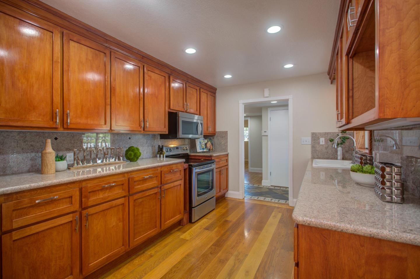 4555 Doyle Road San Jose, CA 95129 - Photo 11 of 26 Gallery Image 11