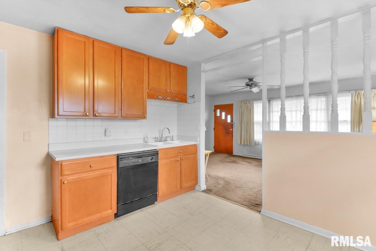 2724 West Overhill Road Peoria, IL 61615 - Photo 11 of 36 Gallery Image 11