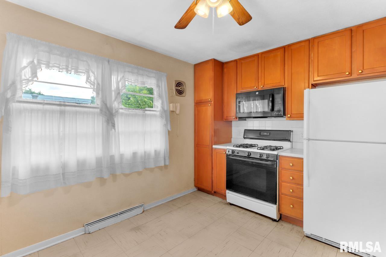 2724 West Overhill Road Peoria, IL 61615 - Photo 13 of 36 Gallery Image 13