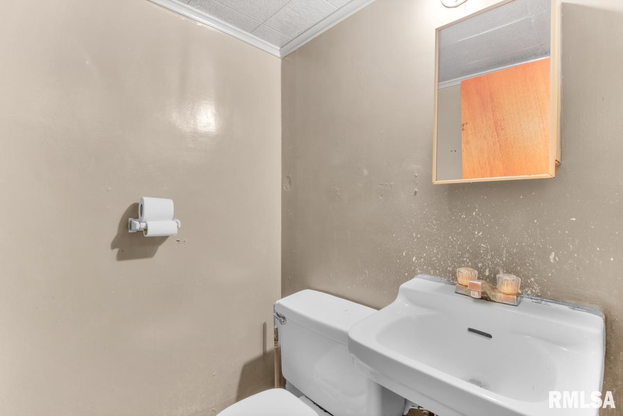 2724 West Overhill Road Peoria, IL 61615 - Photo 24 of 36 Gallery Image 24