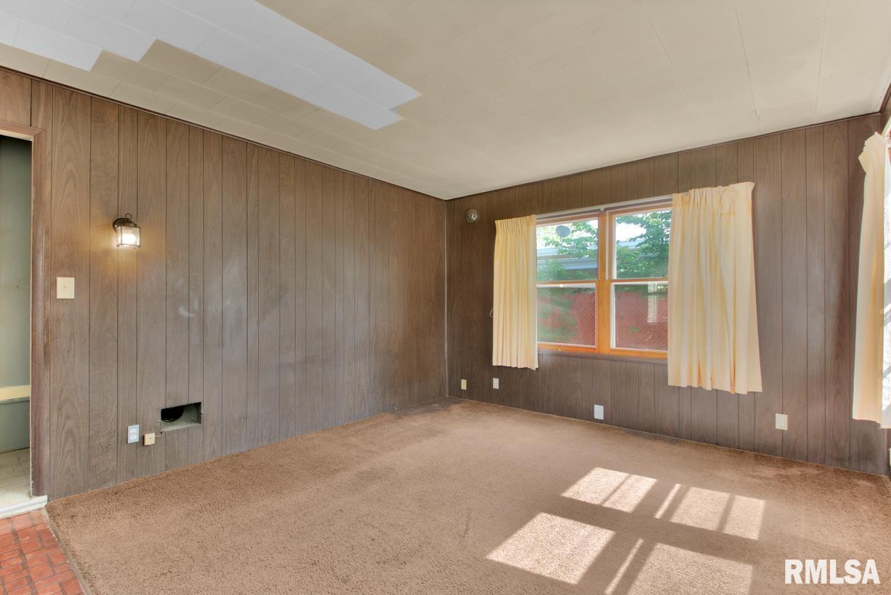 2724 West Overhill Road Peoria, IL 61615 - Photo 27 of 36 Gallery Image 27