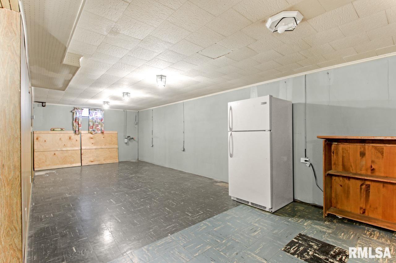 2724 West Overhill Road Peoria, IL 61615 - Photo 28 of 36 Gallery Image 28