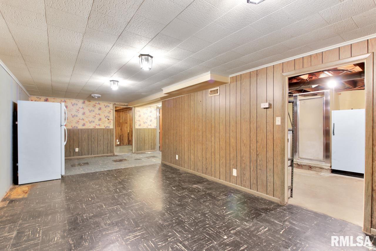2724 West Overhill Road Peoria, IL 61615 - Photo 29 of 36 Gallery Image 29