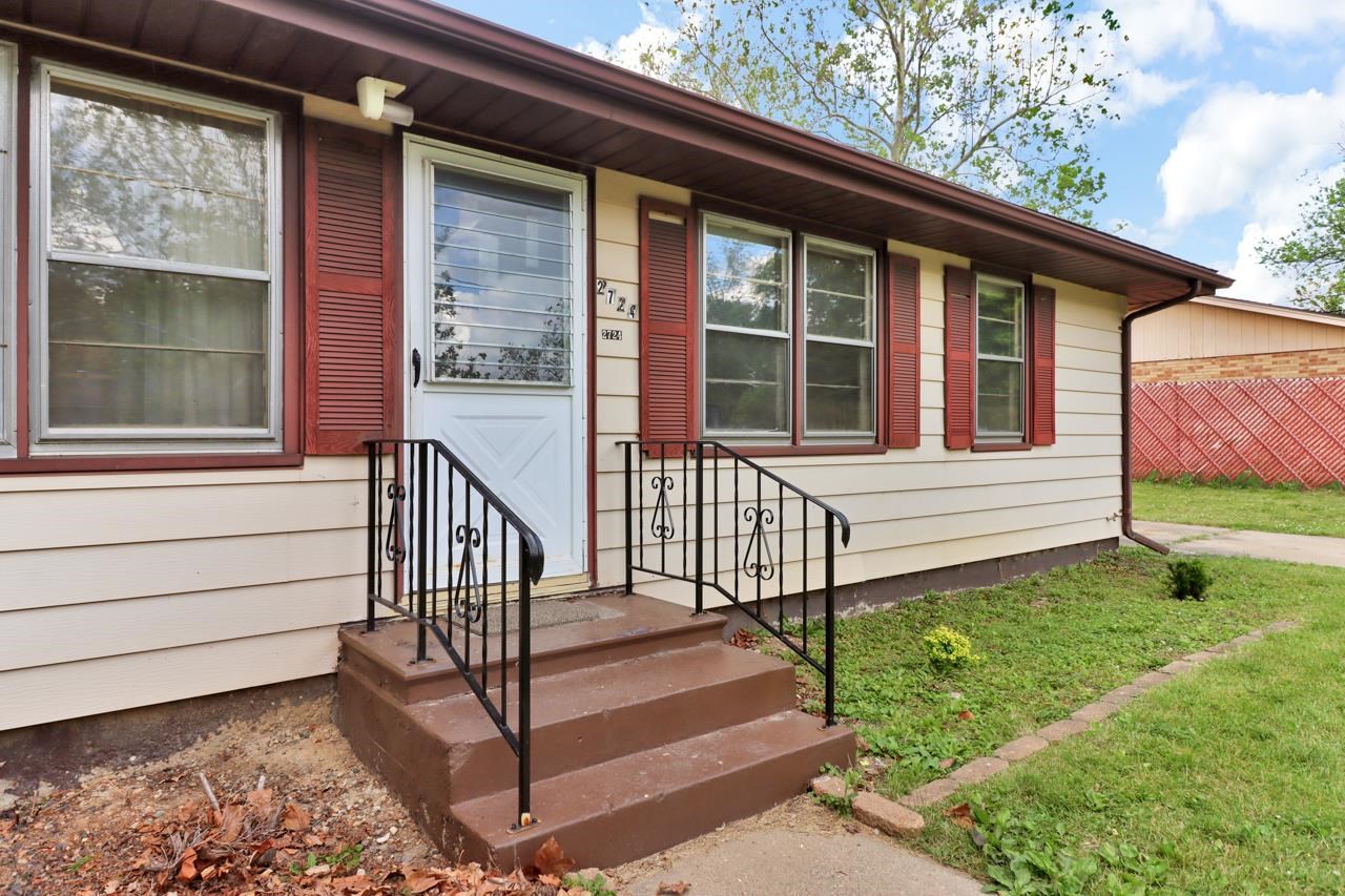 2724 West Overhill Road Peoria, IL 61615 - Photo 3 of 36 Gallery Image 3