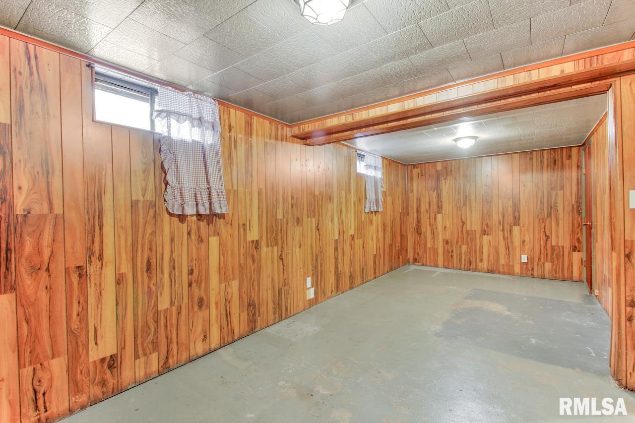2724 West Overhill Road Peoria, IL 61615 - Photo 31 of 36 Gallery Image 31