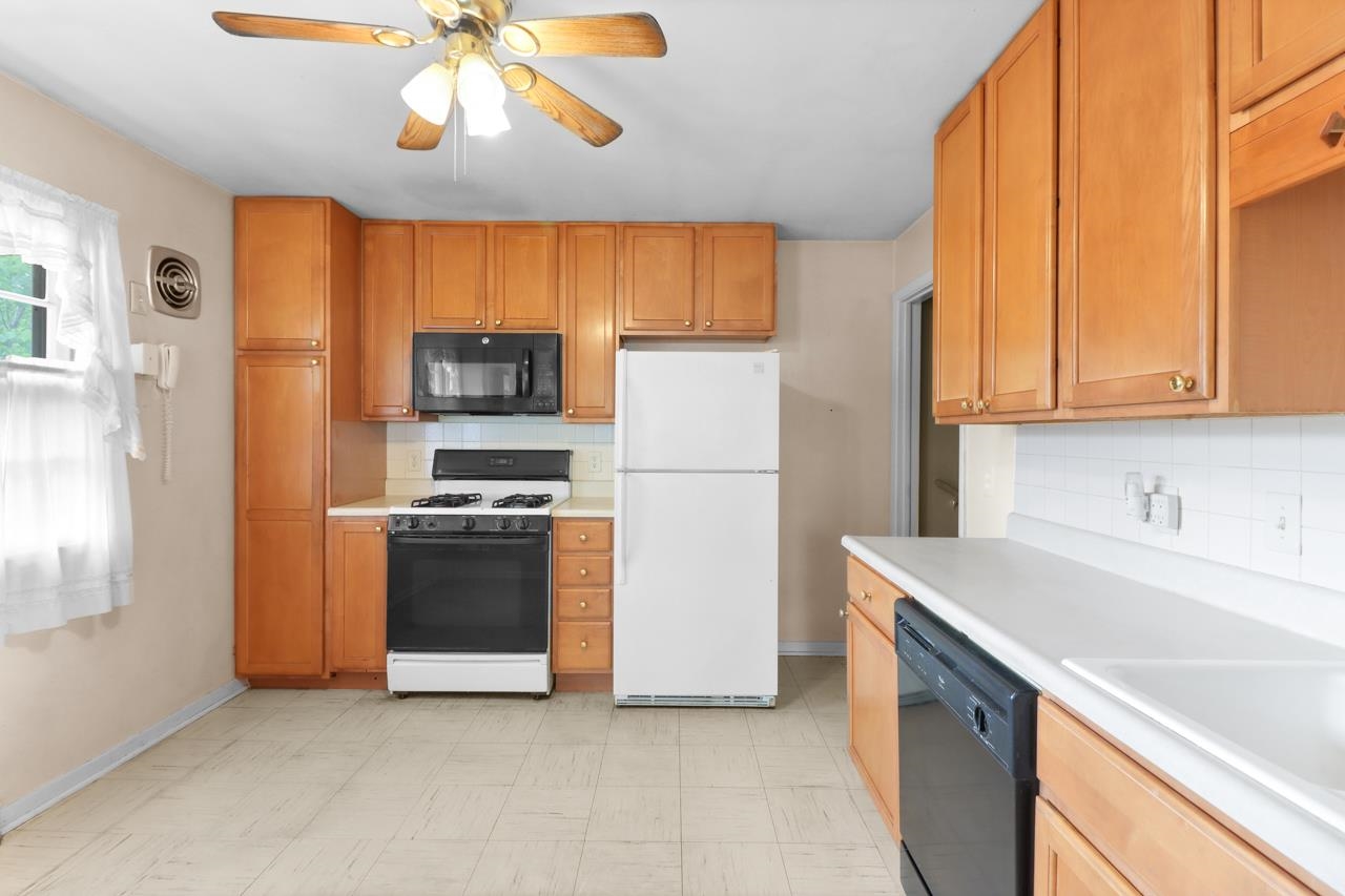 2724 West Overhill Road Peoria, IL 61615 - Photo 9 of 36 Gallery Image 9
