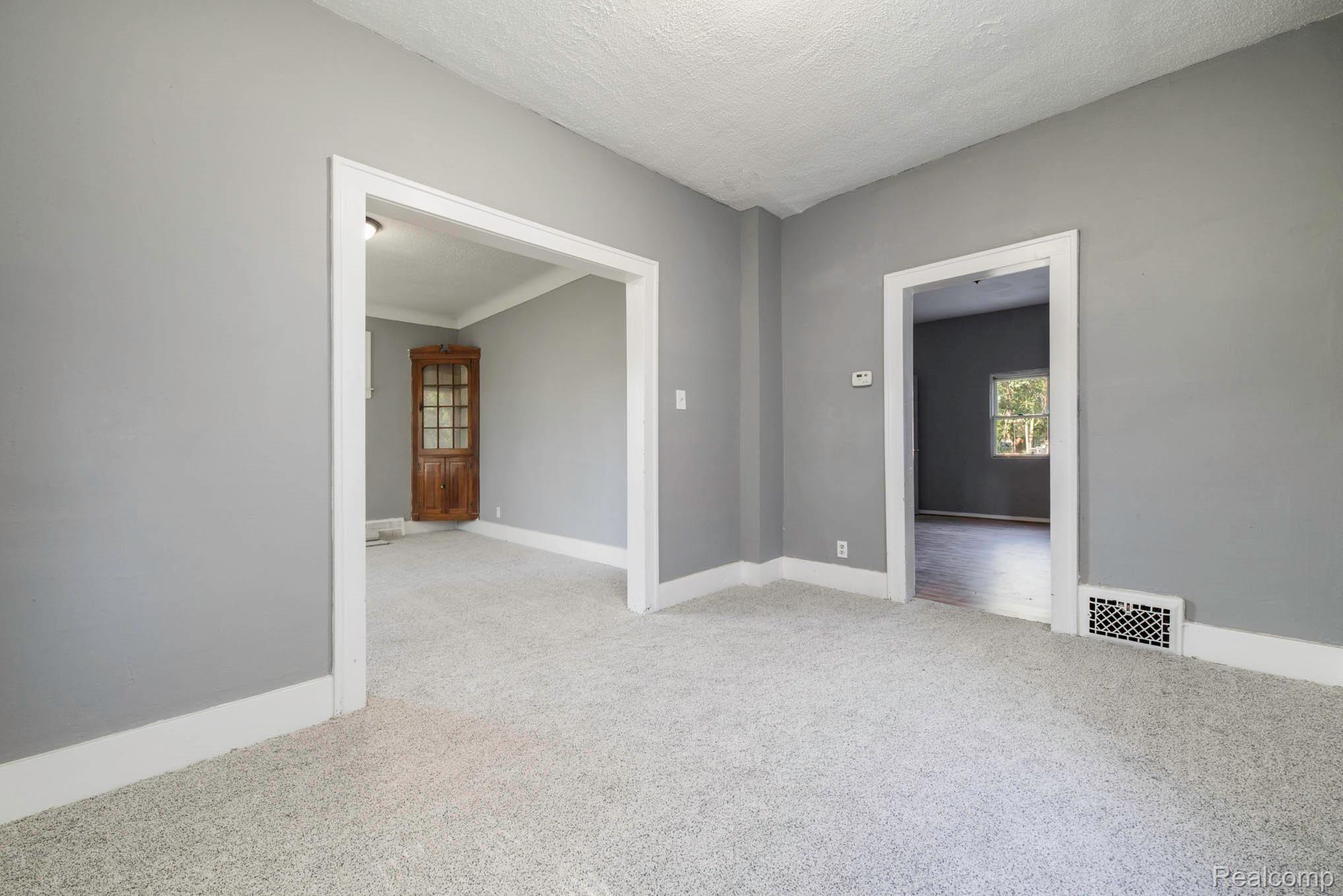 6406 Forrer Street Detroit, MI 48228 - Photo 8 of 25 DSC04965.JPG
