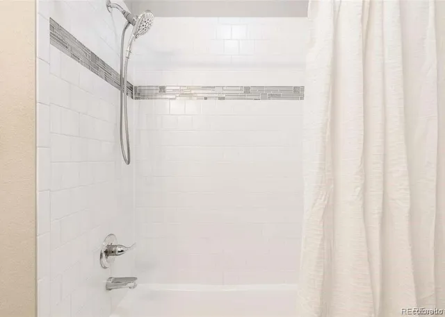 $1,950 | 220 South Ider Way, Aurora, CO 80018