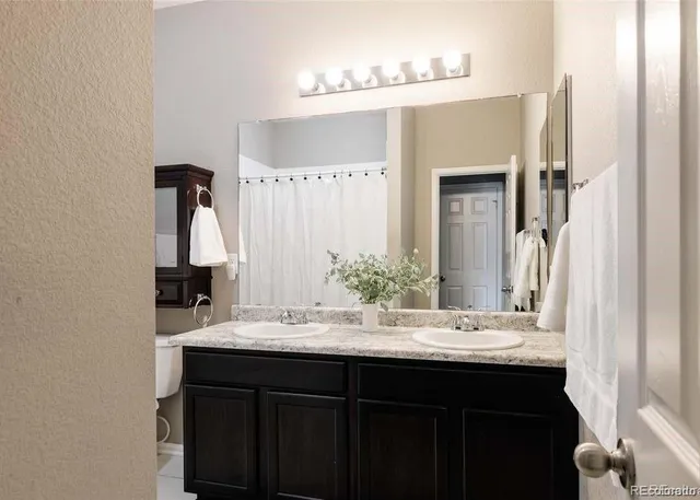 $1,950 | 220 South Ider Way, Aurora, CO 80018