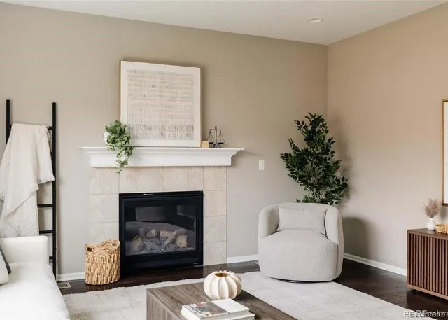 $1,950 | 220 South Ider Way, Aurora, CO 80018