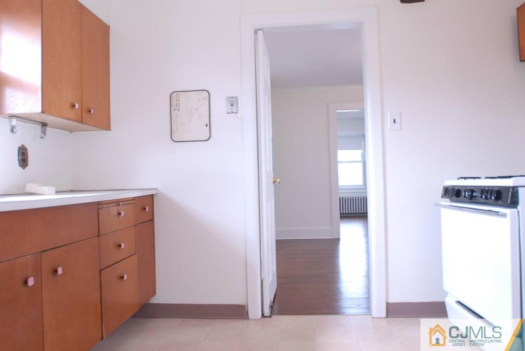 214 Walnut Street Middlesex, NJ 08846 - Photo 4 of 15 Gallery Image 4