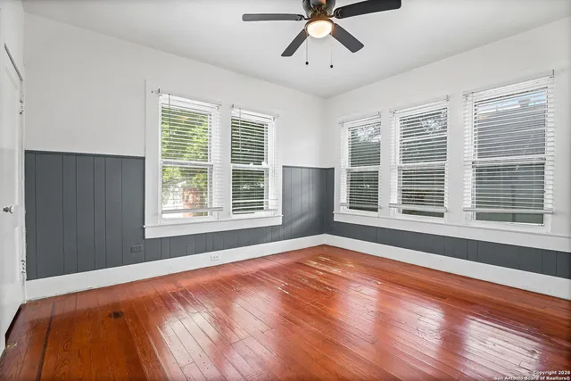 $1,900 | 915 West Gramercy Place, San Antonio, TX 78201