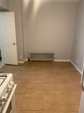 $3,000 | 454 Lorimer Street, Unit COMMERCIAL | Williamsburg