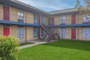 801 South Allen-Genoa Road, Unit 104 South Houston, TX 77587 - Photo 2 of 22 $199 1st Month Rent ( With Approved Credit)