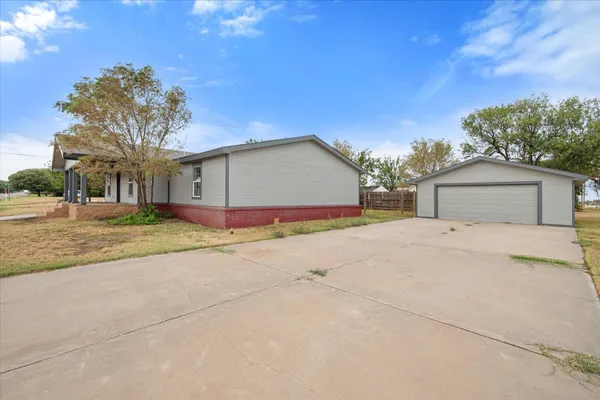 $171,500 | 1520 North 7th Street, Tahoka, TX 79373