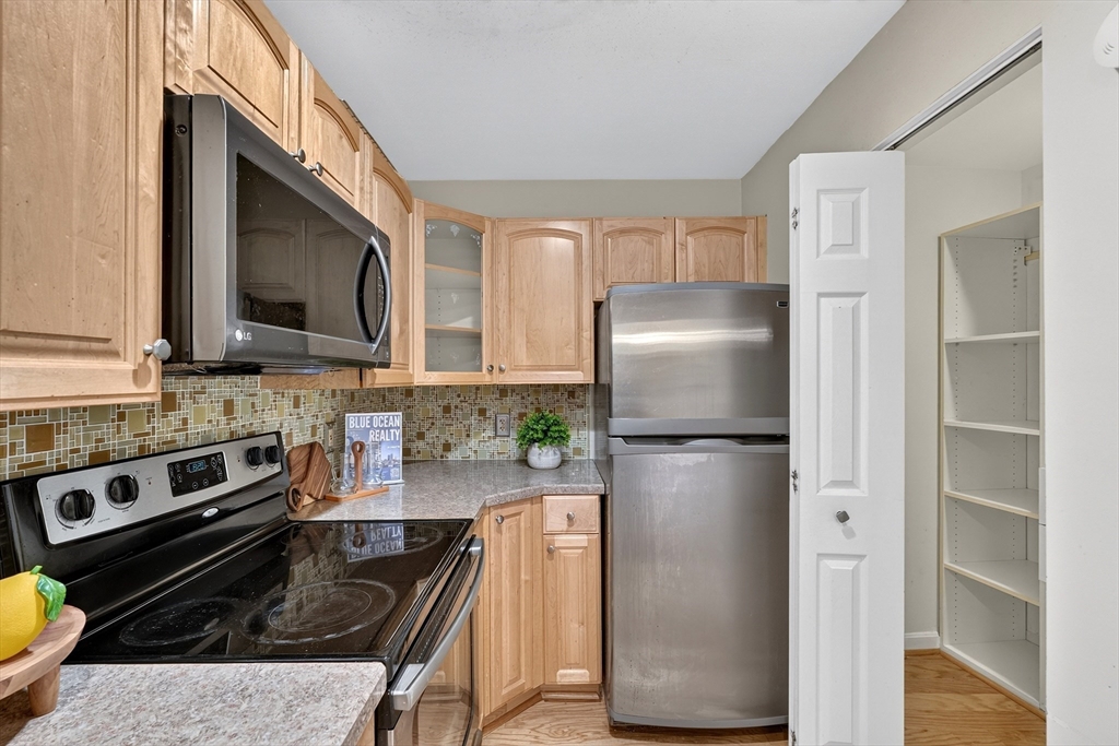 269 Cambridge Road, Unit 608 Woburn, MA 01801 - Photo 4 of 38