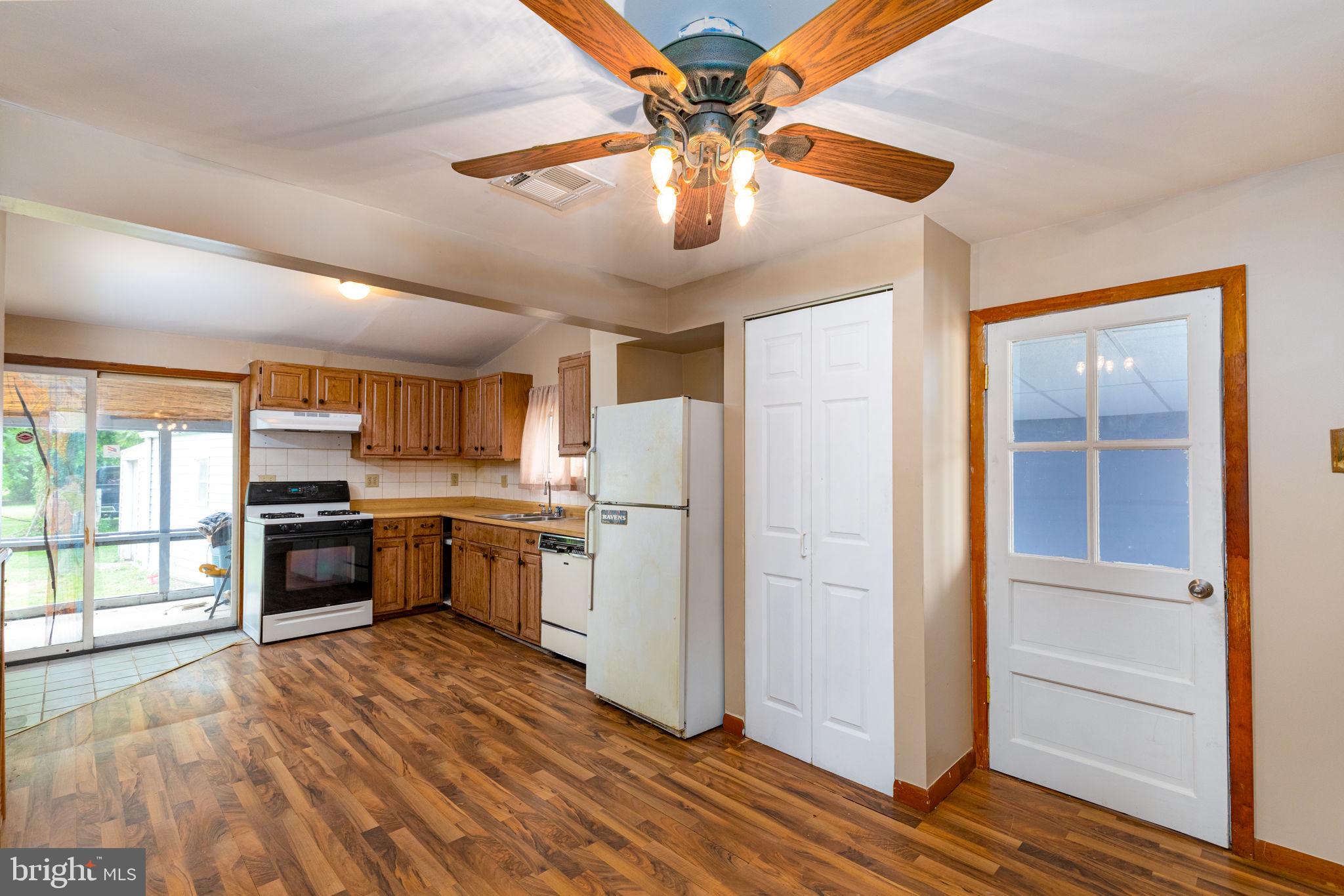 3601 Sollers Point Road Baltimore, MD 21222 - Photo 3 of 20