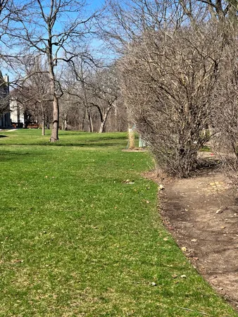 $285,000 | 308 Windsor Court, Unit C, South Elgin, IL 60177