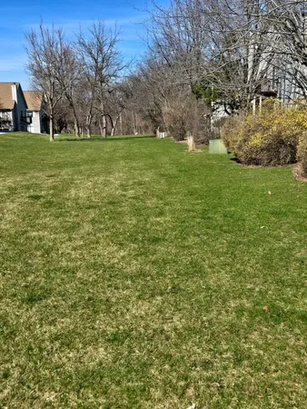 $285,000 | 308 Windsor Court, Unit C, South Elgin, IL 60177