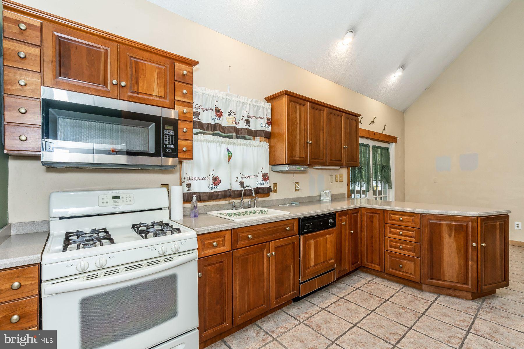 330 Claiborne Road Pasadena, MD 21122 - Photo 15 of 63 KITCHEN
